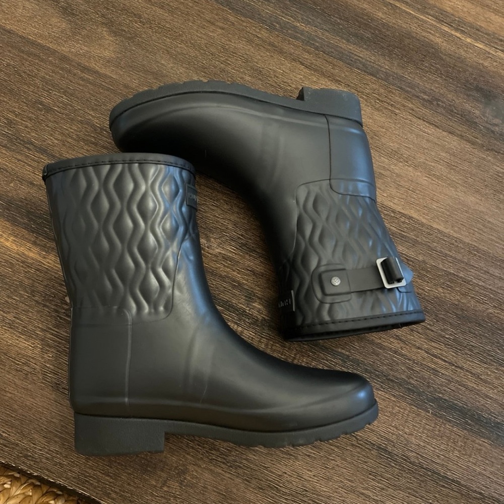 Hunter Refined Short Vertical Quilt Boots for Women - Synthetic Upper